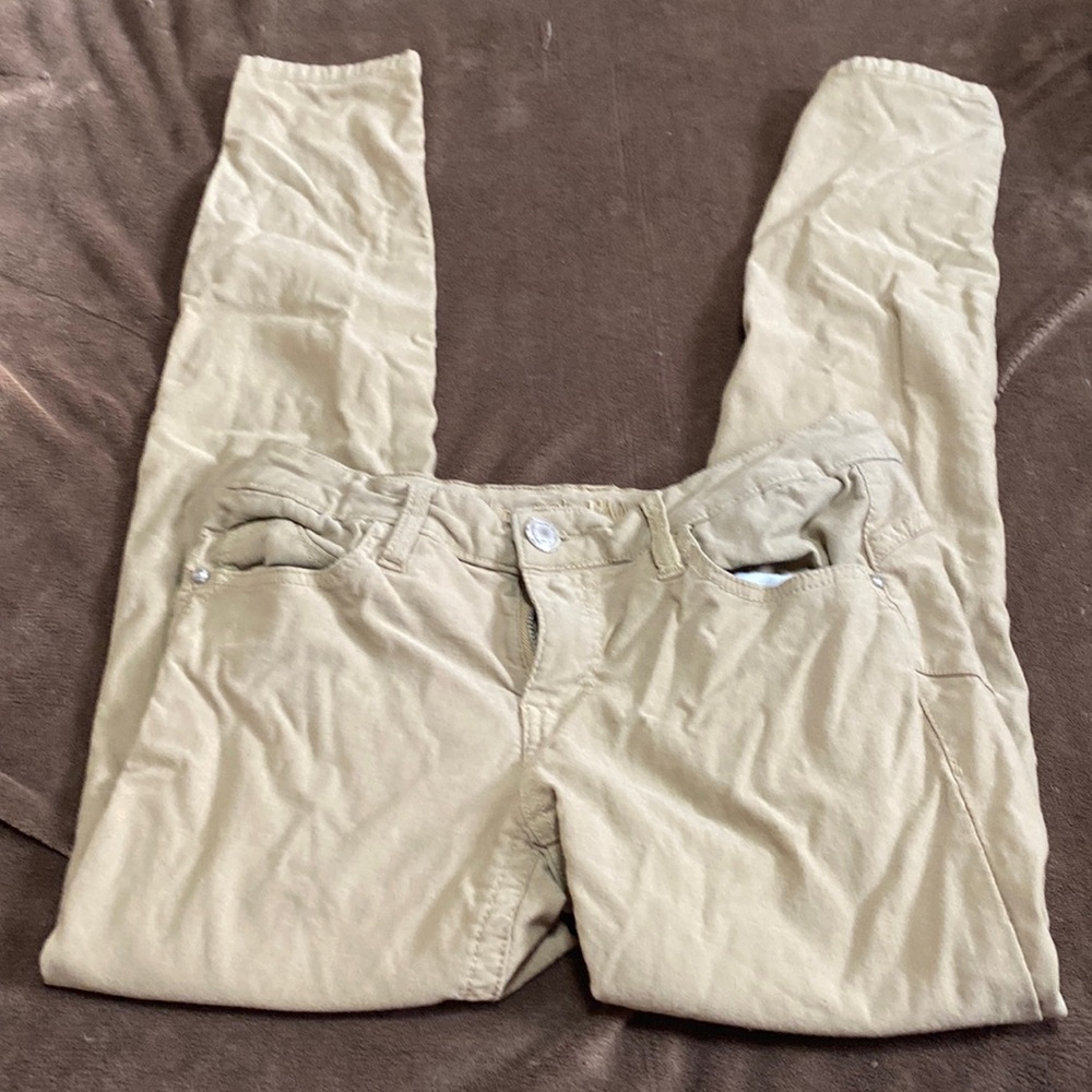 khaki pants